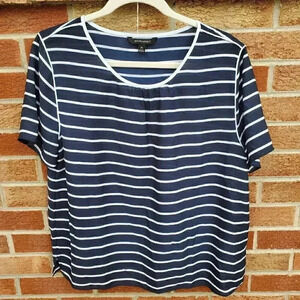 Banana Republic Blue and White Striped Short Sleeve Career Shirt Women's Size M